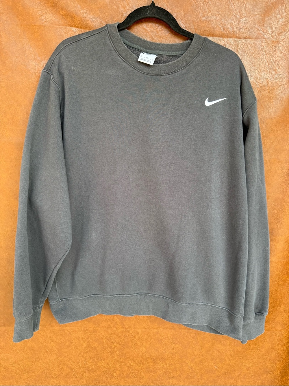 Nike Mens XL Sweatshirt Faded Black Crewneck Embroidered Swoosh Pullover